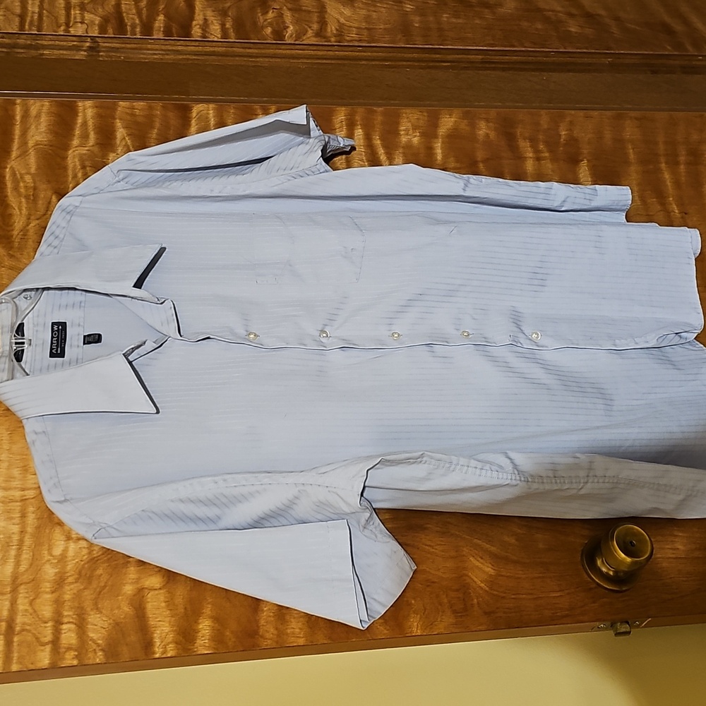 Arrow short sleeve mens shirt. Size XL greenish gray.